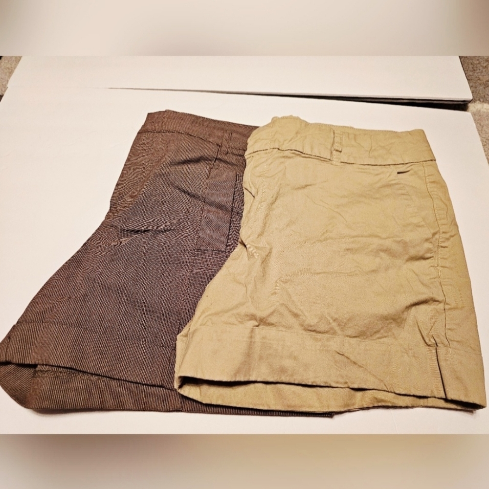 2pr Tommy Hilfiger Women's Beige Flat Front Shorts